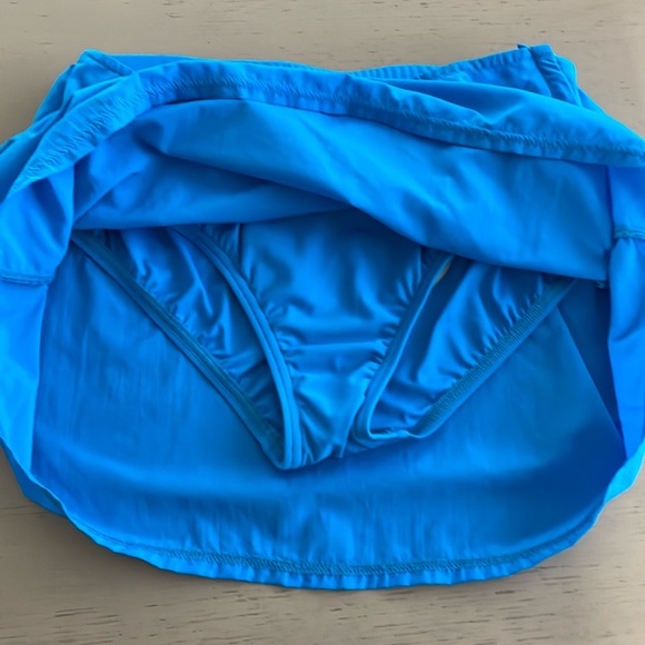 Lands’ End Shorts And Skort Size 10 - Picture 9 of 13